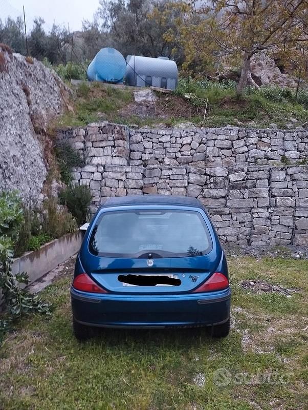 Usata Lancia Ypsilon 54 CV (39 kW) 2002 Blu Utilitaria