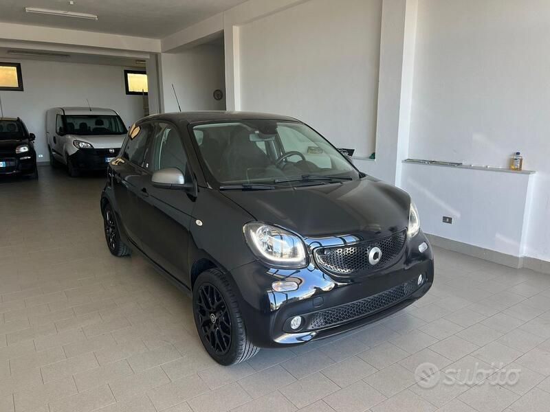 Usata Smart ForFour 71 CV (52 kW) 2017 Nero Utilitaria