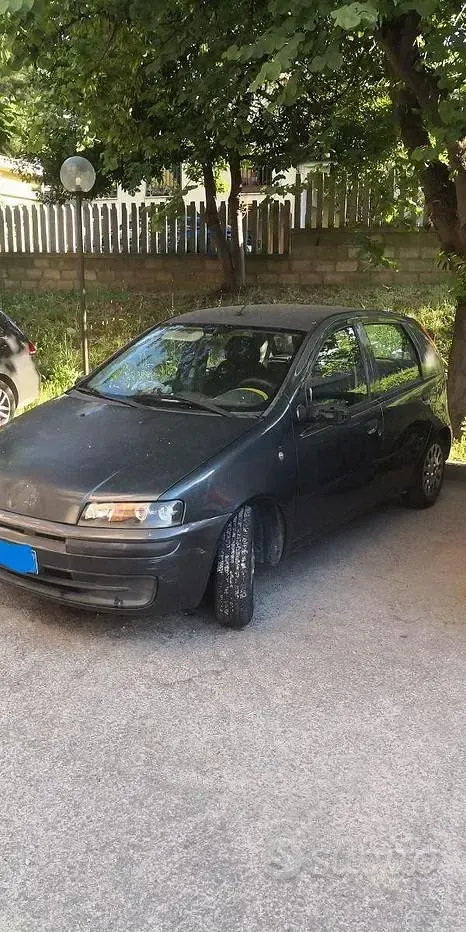 Usata Fiat Punto 80 CV (58 kW) 2002 Utilitaria