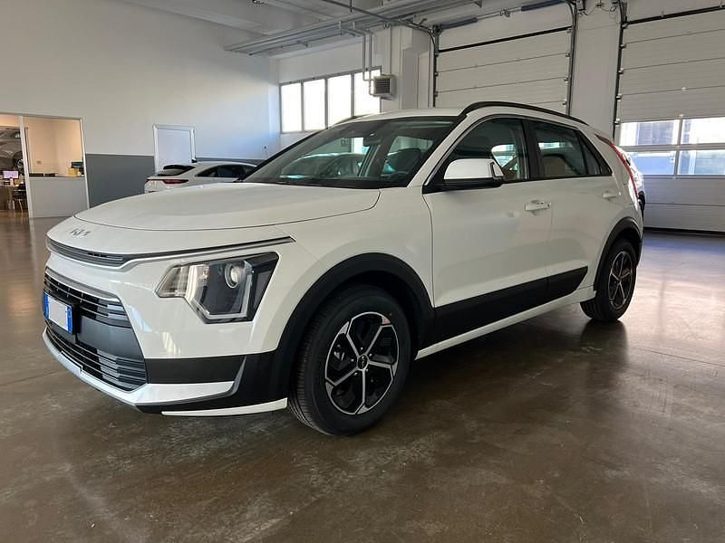 Usata Kia Niro 129 CV (94 kW) 2025 Bianco SUV