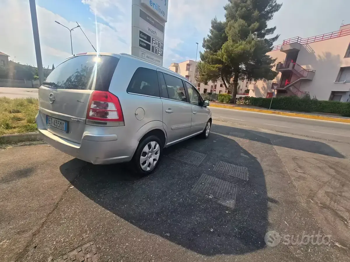 Usata Opel Zafira Business 150 CV (110 kW) 2014 Grigio Monovolume