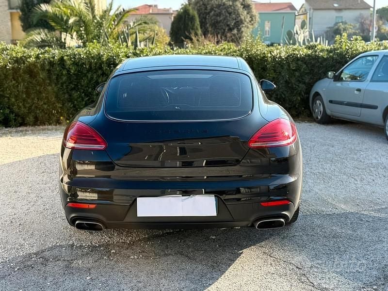 Usata Porsche Panamera 250 CV (183 kW) 2013 Nero Utilitaria
