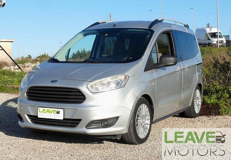 Usata Ford Tourneo Courier 95 CV (69 kW) 2015 Grigio Monovolume