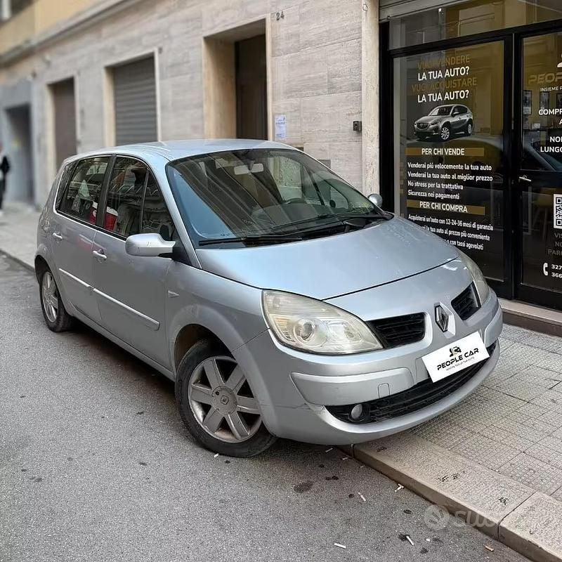 Usata Renault Scénic III 106 CV (77 kW) 2009 Grigio Monovolume