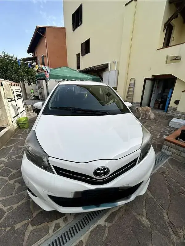 Usata Toyota Yaris Active 90 CV (66 kW) 2012 Utilitaria