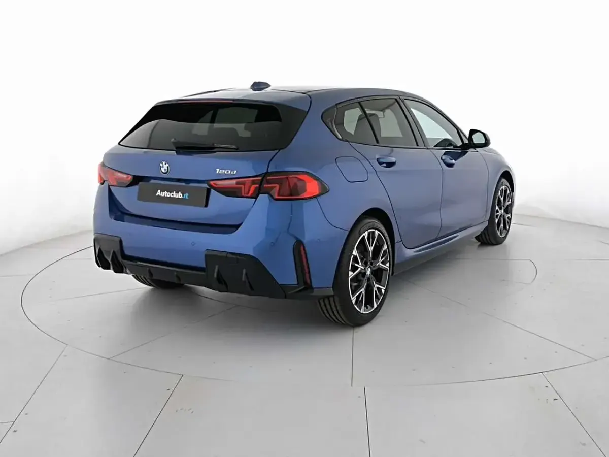 Nuova BMW 120 M Sport 163 CV (119 kW) 2026 Portimao blue Utilitaria