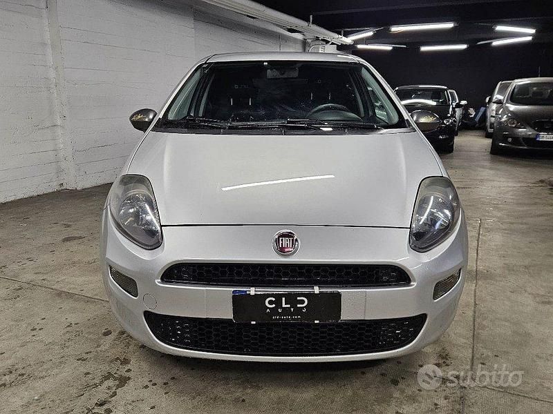 Usata Fiat Punto Young 75 CV (55 kW) 2014 Grigio Berlina