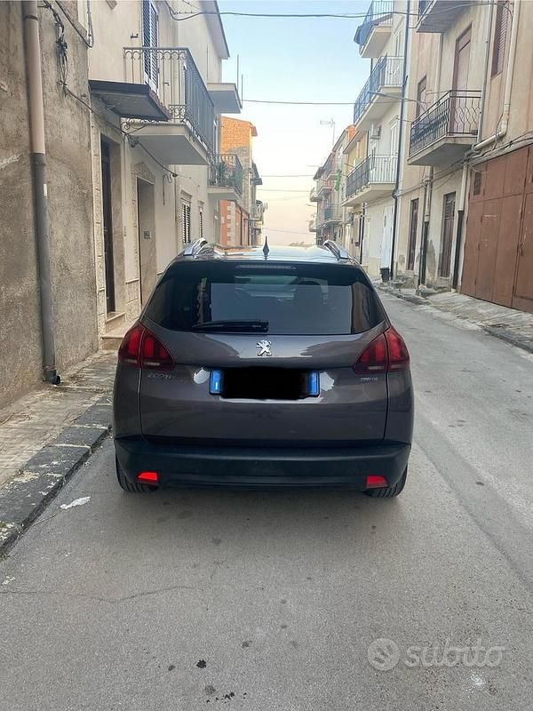 Usata Peugeot 2008 92 CV (67 kW) 2017 Grigio SUV