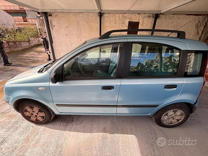 Blu Usata 2006 Fiat Panda Utilitaria | 2000 € (Super prezzo) - Immagine 1/4