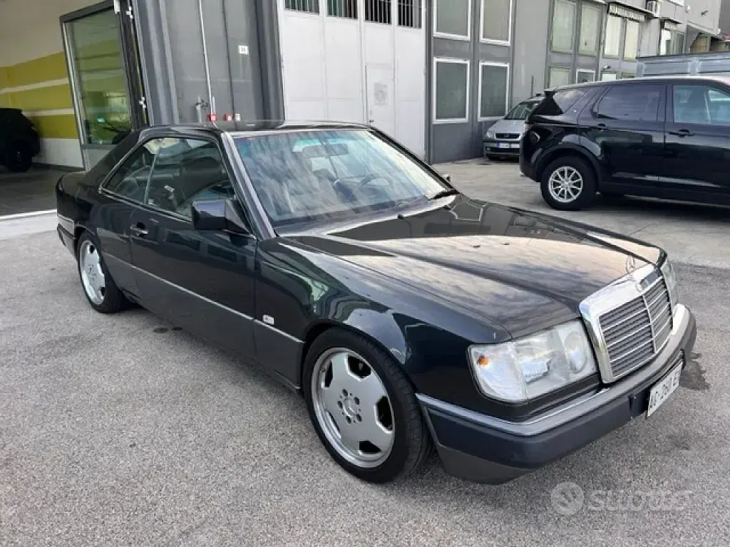 Usata Mercedes 320 220 CV (161 kW) 1992 Nero Coupé