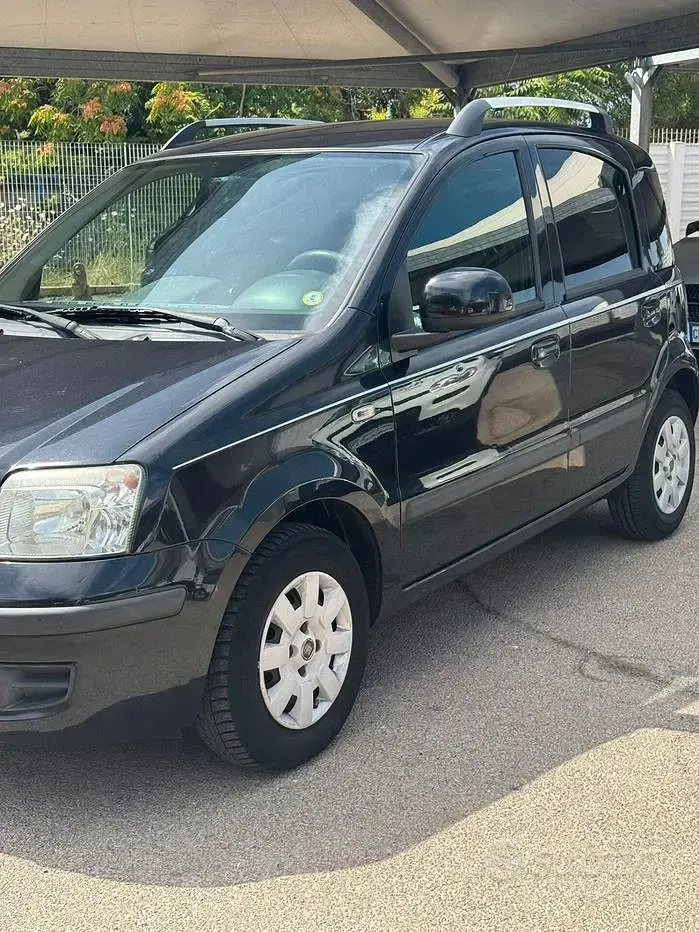 Usata Fiat Panda Emotion 69 CV (50 kW) 2010 Nero Utilitaria