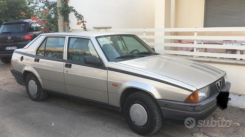 Usata Alfa Romeo 75 1987 Grigio Berlina