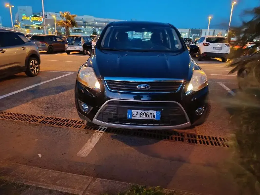 Usata Ford Kuga 140 CV (102 kW) 2012 SUV