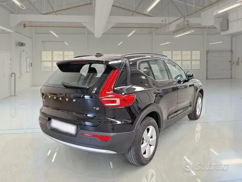 Usata Volvo XC40 129 CV (94 kW) 2023 Nero SUV