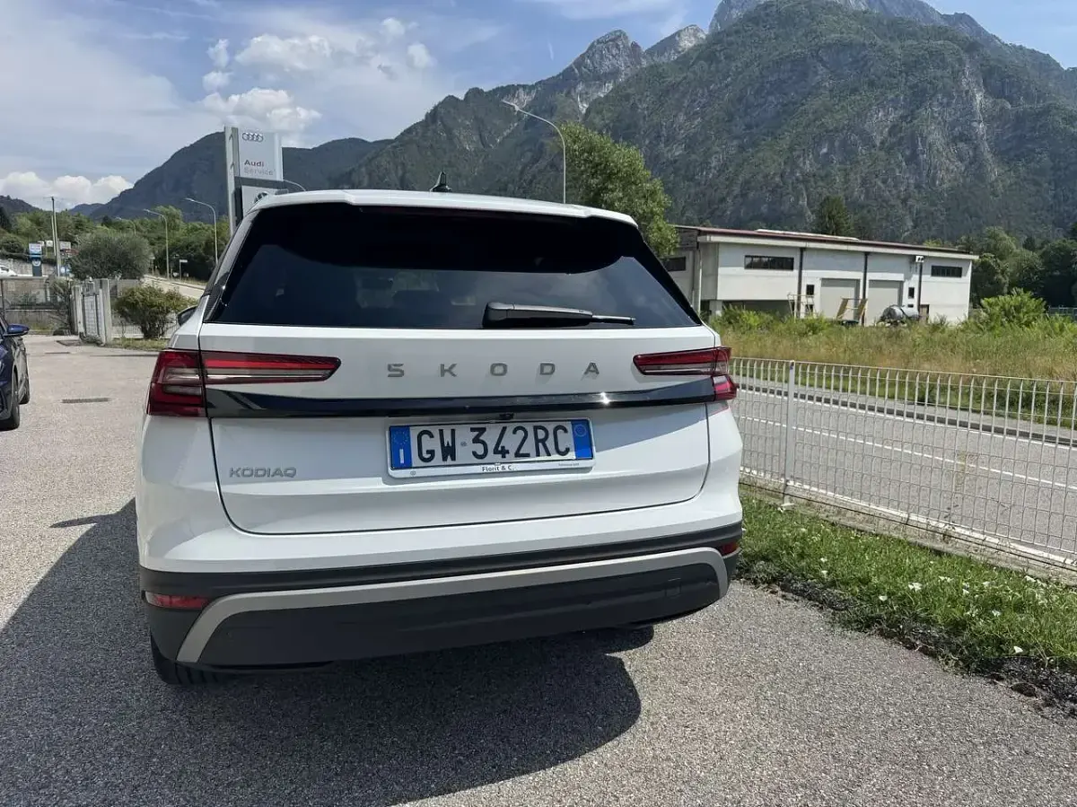 Usata Skoda Kodiaq Executive 150 CV (110 kW) 2024 Bianco luna metallizzato SUV