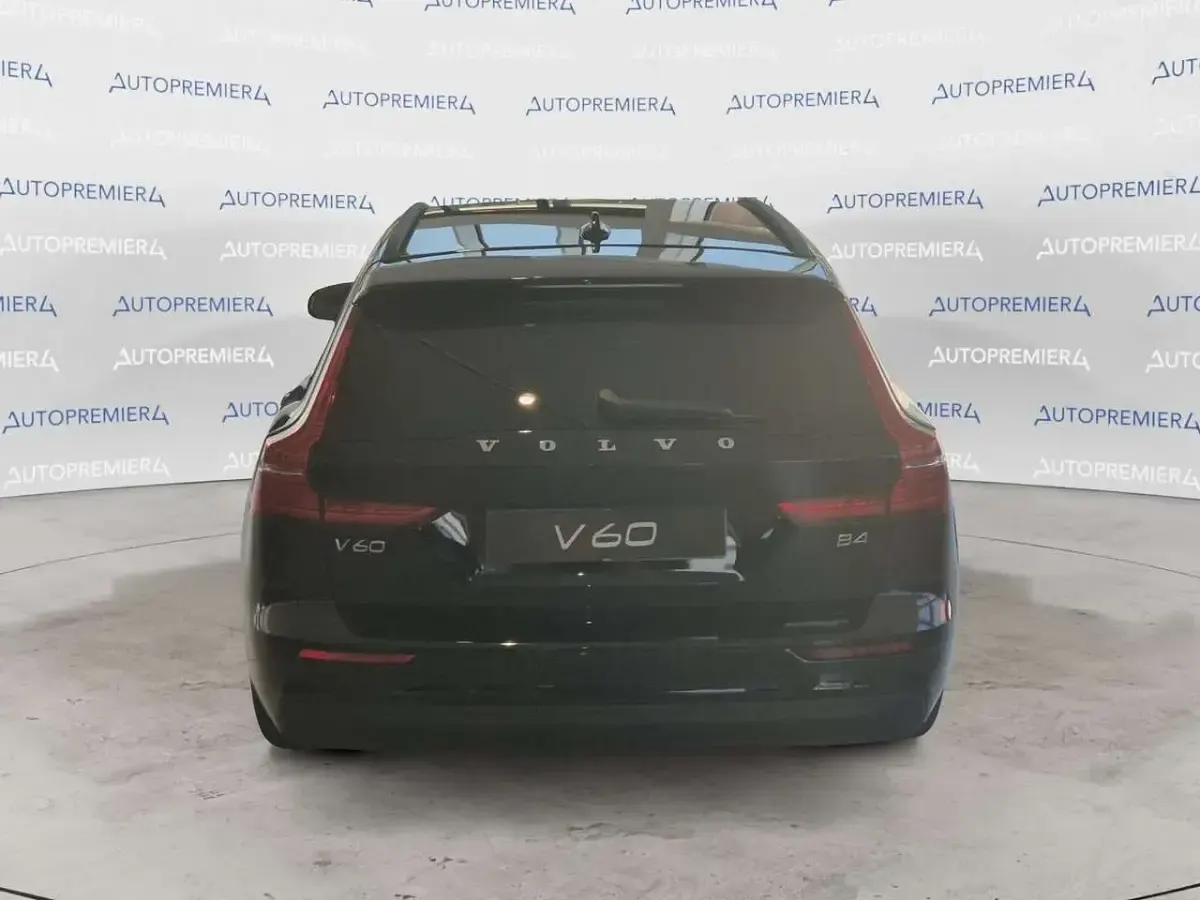Nuova Volvo V60 Core 197 CV (144 kW) 2026 Nero Station wagon
