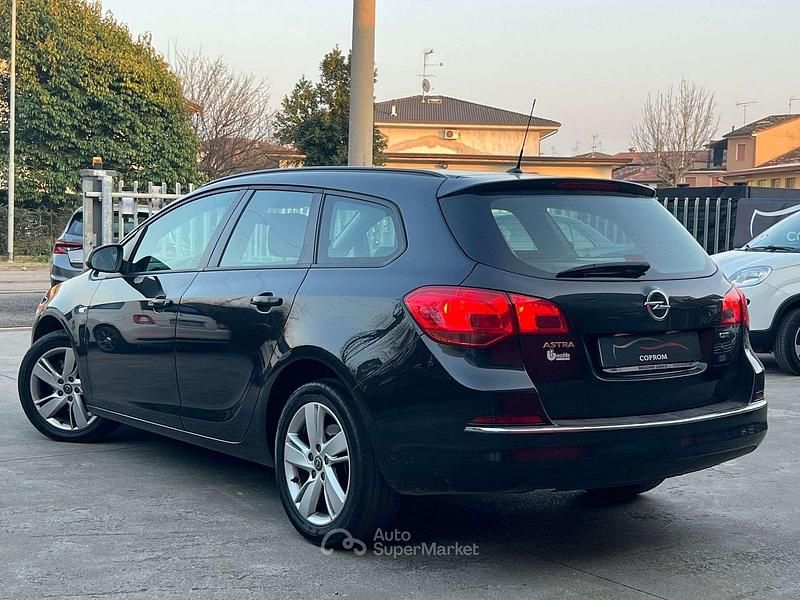 Usata Opel Astra 110 CV (80 kW) 2014 Other Station wagon