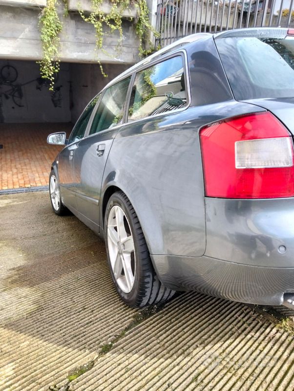 Usata Audi A4 130 CV (95 kW) 2002 Grigio Station wagon