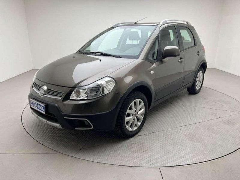 Grigio Usata 2011 Fiat Sedici SUV | 6900 € (Molto cara) - Immagine 1/4