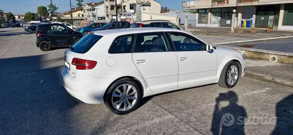 Usata Audi A3 105 CV (77 kW) 2011 Bianco Utilitaria