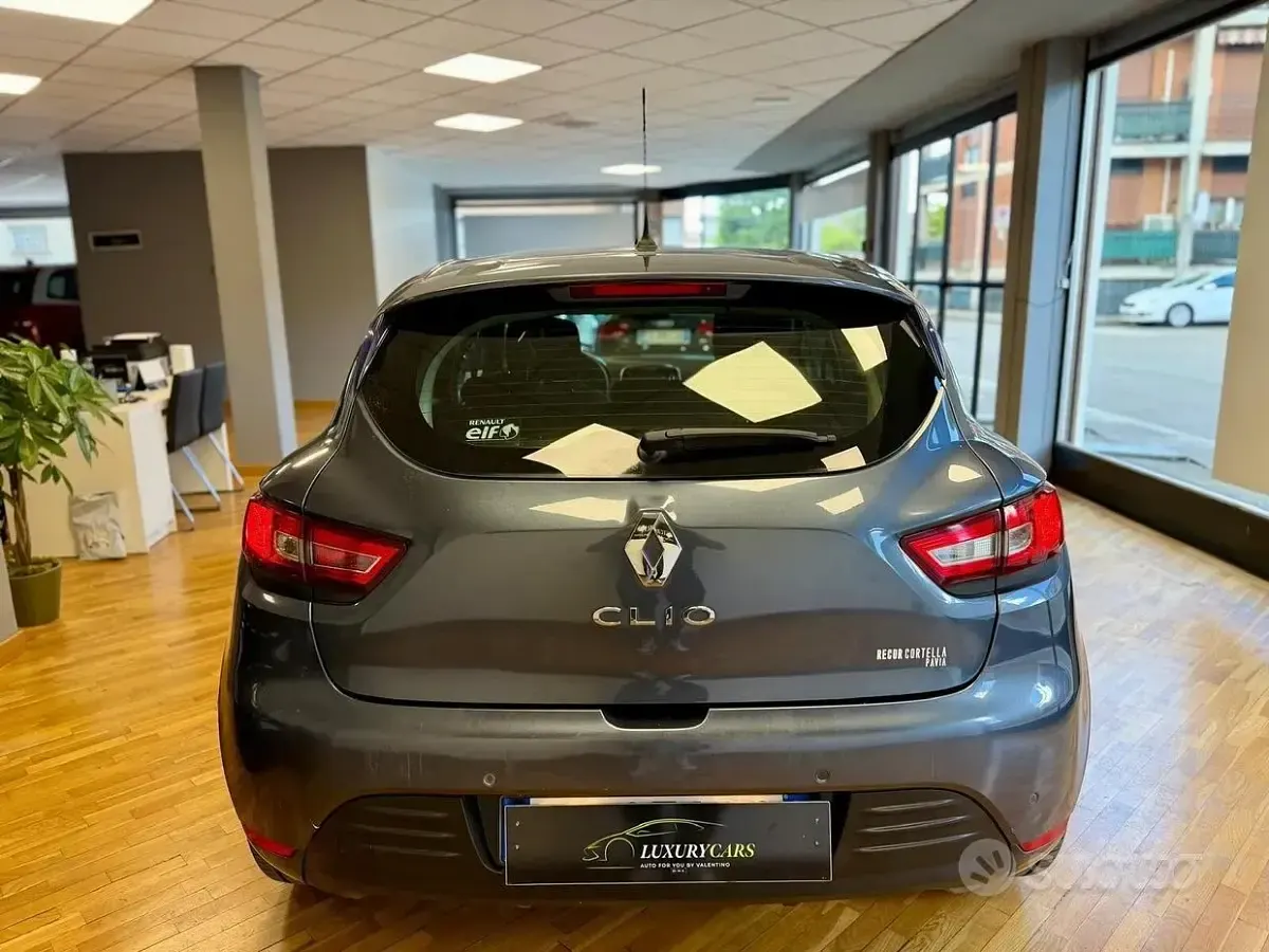 Usata Renault Clio IV Zen 75 CV (55 kW) 2018 Grigio Berlina