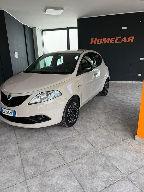 Usata Lancia Ypsilon S 69 CV (50 kW) 2019 Beige Utilitaria