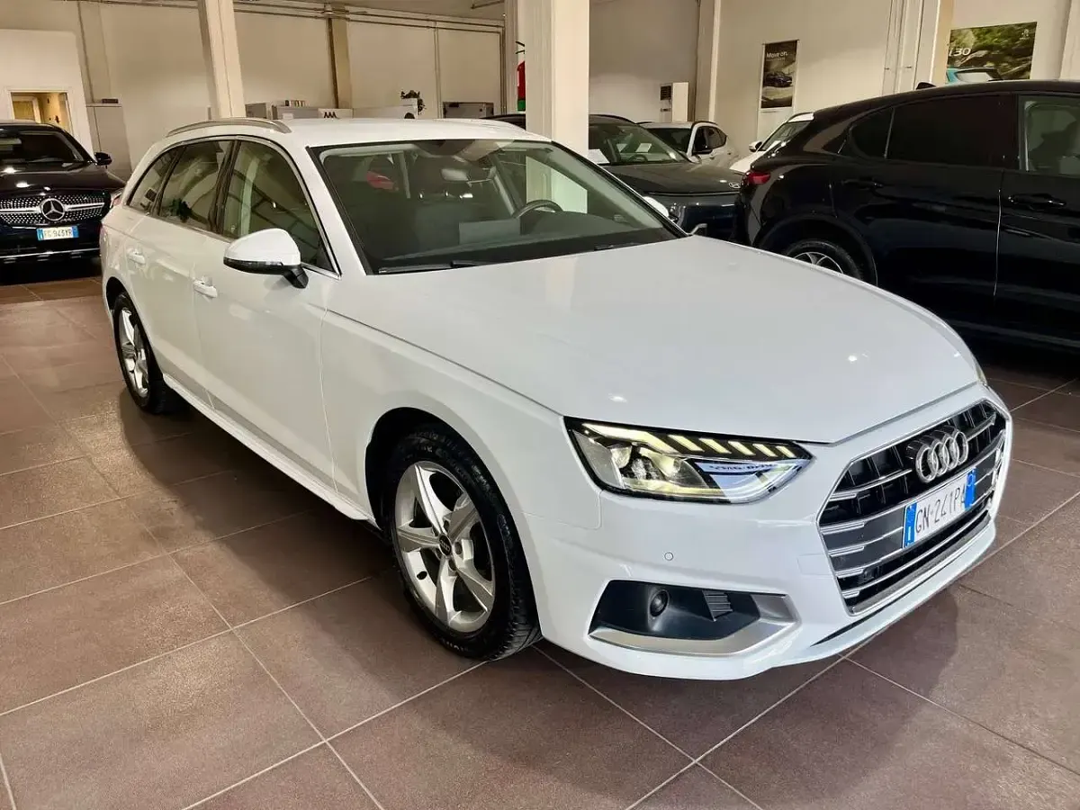 Usata Audi A4 S-Line 136 CV (100 kW) 2023 Bianco Station wagon