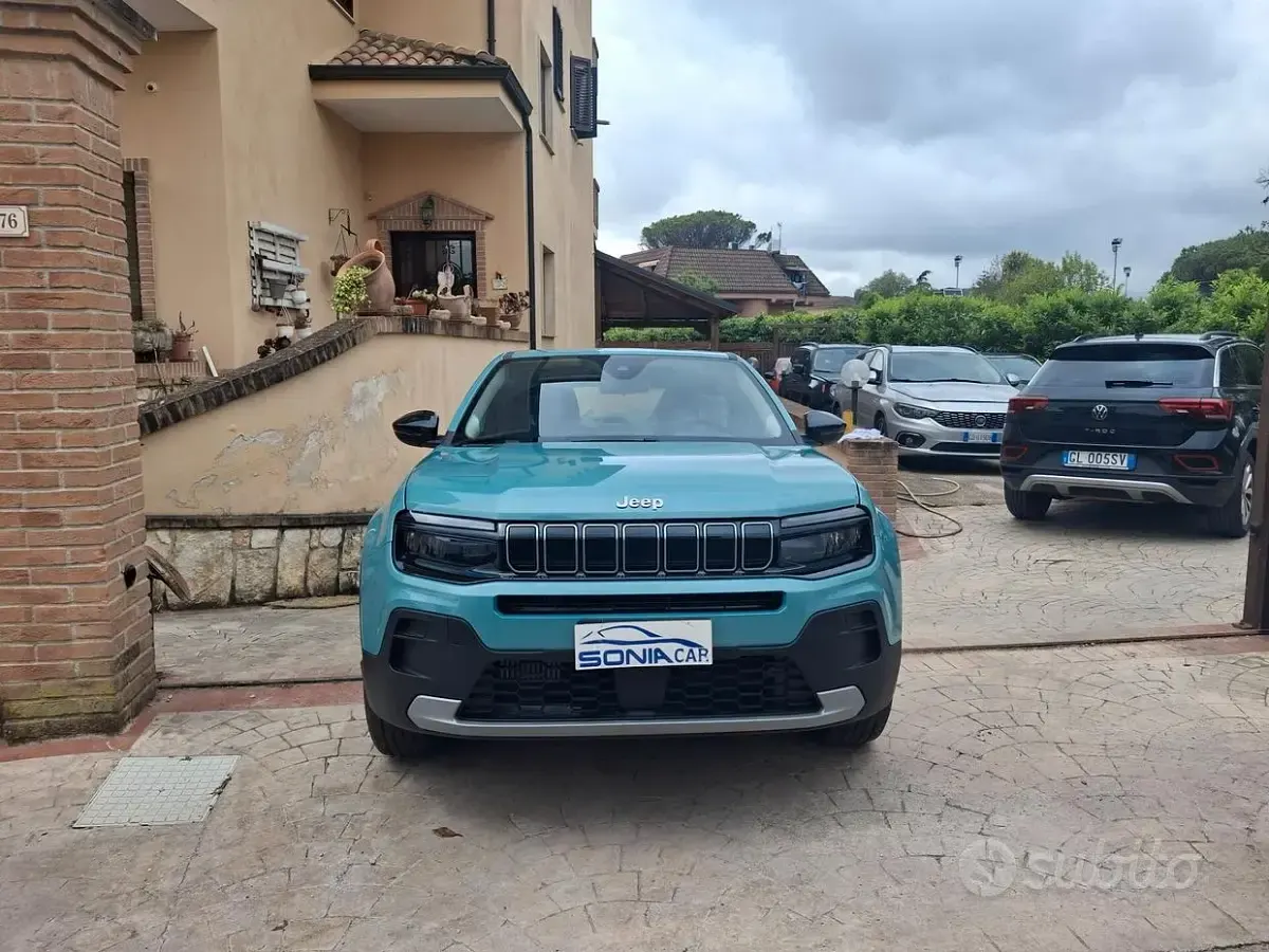 Usata Jeep Avenger Longitude 101 CV (74 kW) 2024 Blu SUV