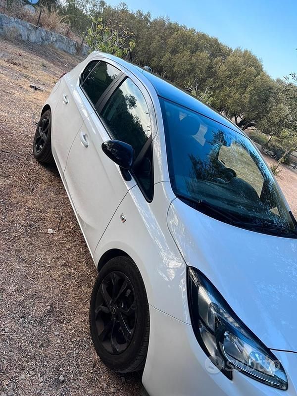 Usata Opel Corsa 65 CV (47 kW) 2017 Bianco Utilitaria
