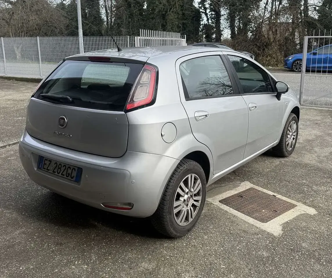 Usata Fiat Punto Evo Dynamic 69 CV (50 kW) 2015 Other Utilitaria