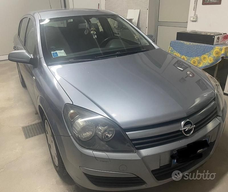 Usata Opel Astra 2004 Grigio Berlina