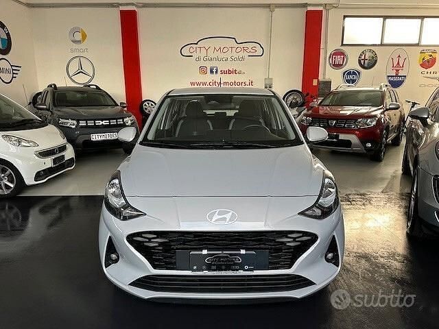 Usata Hyundai i10 62 CV (45 kW) 2025 Grigio Utilitaria