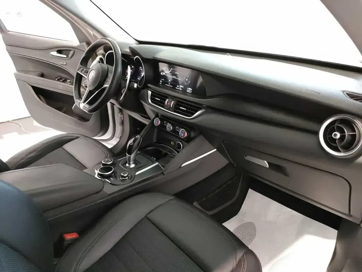 Usata Alfa Romeo Stelvio Executive 190 CV (139 kW) 2019 Bianco SUV