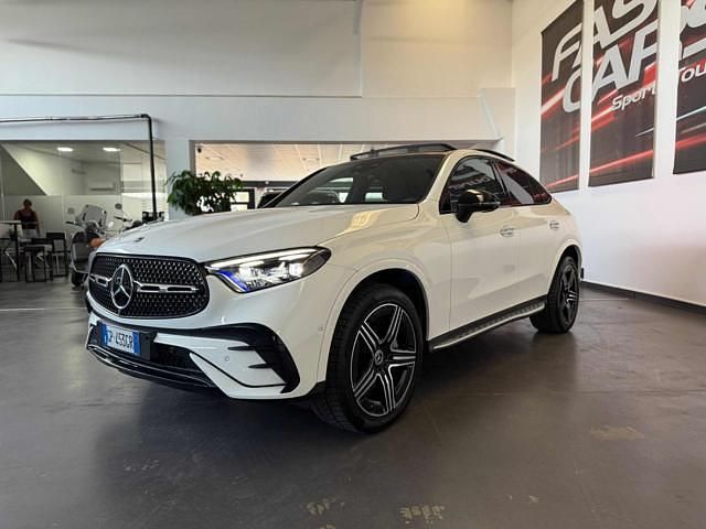 Usata Mercedes GLC300e AMG 197 CV (144 kW) 2023 Bianco Coupé