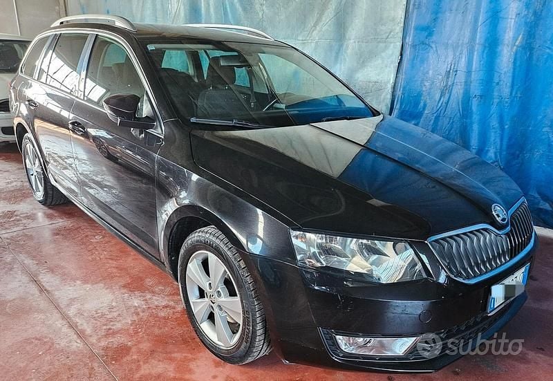 Usata Skoda Octavia Executive 110 CV (80 kW) 2016 Nero Utilitaria