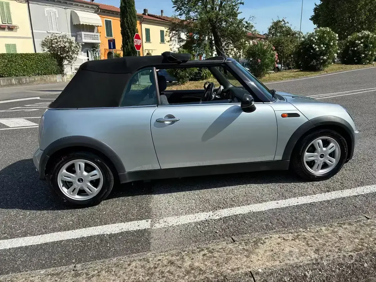 Usata Mini One Cabriolet 90 CV (66 kW) 2005 Grigio Cabrio