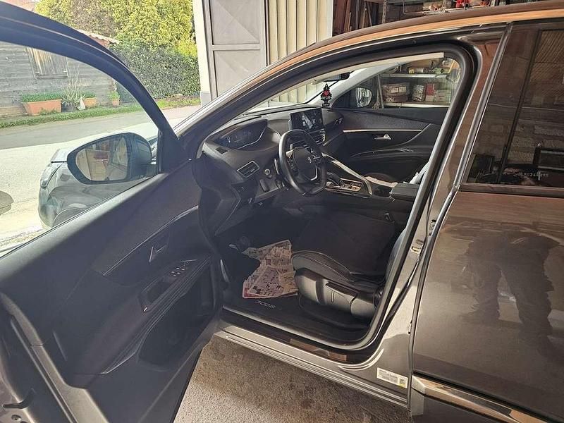 Usata Peugeot 3008 Allure 131 CV (96 kW) 2022 SUV