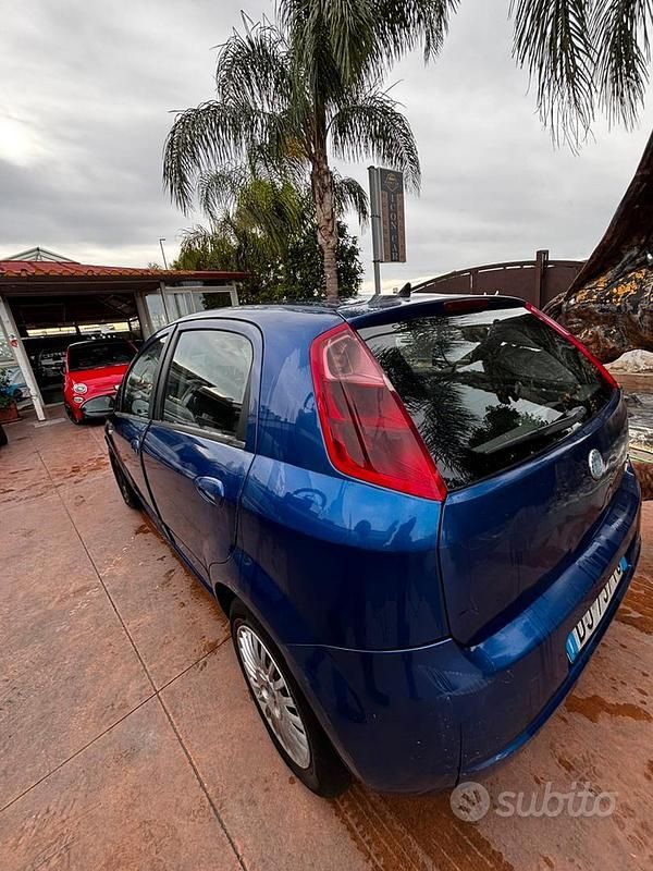 Usata Fiat Grande Punto 75 CV (55 kW) 2007 Blu Utilitaria