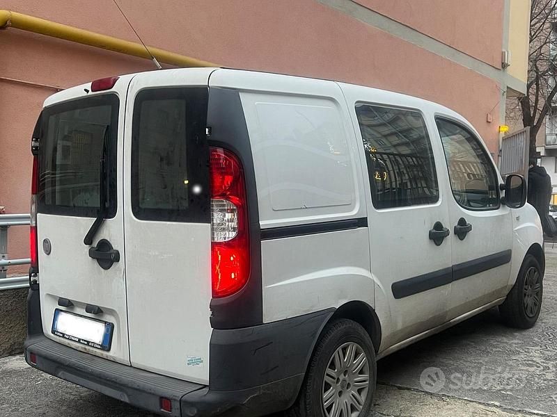 Usata Fiat Doblò 103 CV (75 kW) 2009 Monovolume
