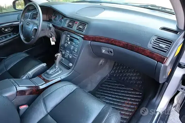 Usata Volvo S80 179 CV (131 kW) 2000 Grigio Berlina