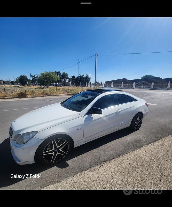 Usata Mercedes E220 170 CV (125 kW) 2010 Bianco Coupé