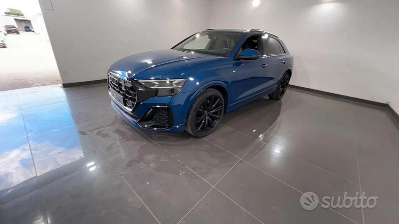 Nuova Audi Q8 S-Line 286 CV (210 kW) 2025 Blu ascari SUV
