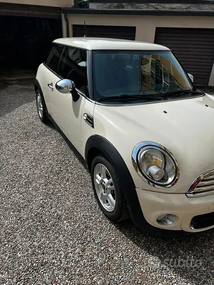 Usata Mini ONE 75 CV (55 kW) 2011 Bianco Utilitaria