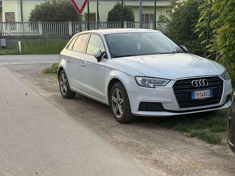 Usado Audi A3 Ambiente 150 CV (110 kW) 2017 Blanco Berlina