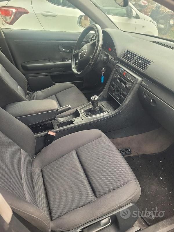 Usata Audi A4 130 CV (95 kW) 2003 Grigio Berlina