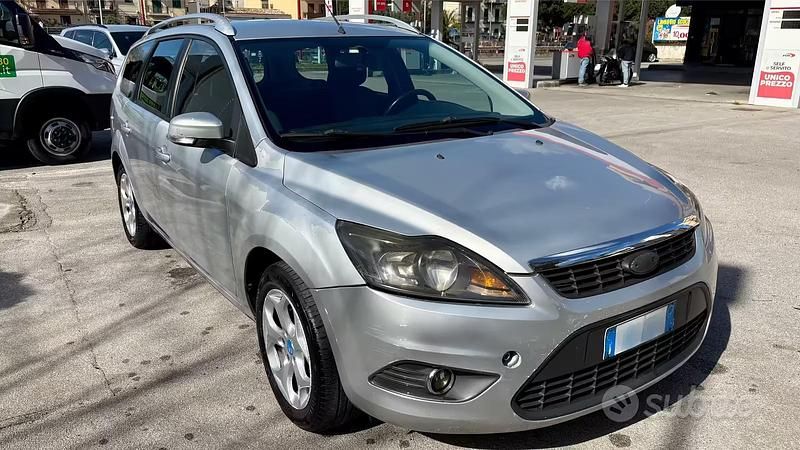 Usata Ford Focus 2011 Grigio Station wagon