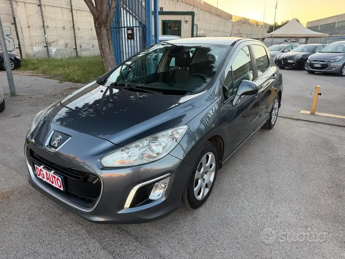 Usata Peugeot 308 92 CV (67 kW) 2012 Grigio Berlina