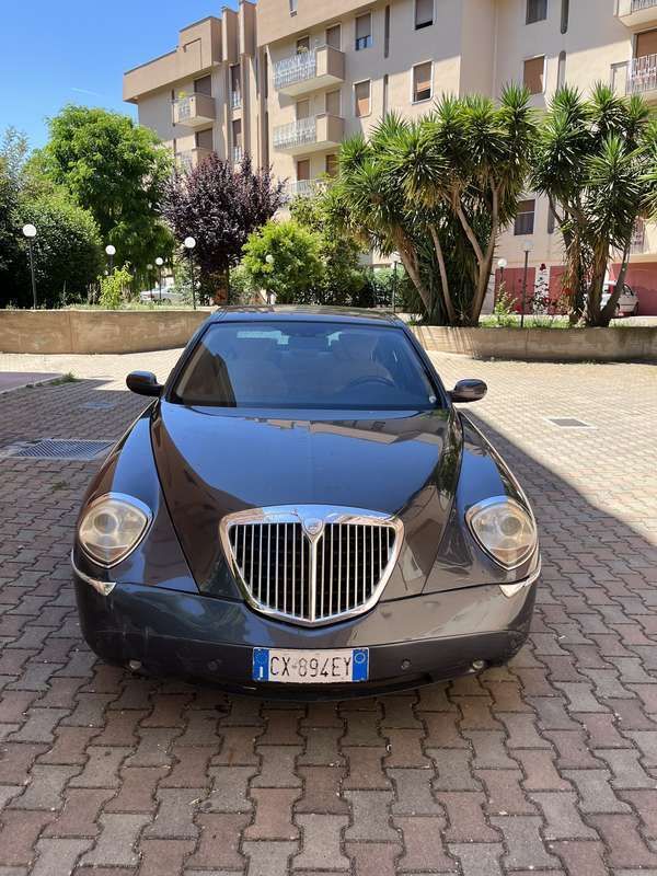 Usata 2005 Lancia Thesis Tre volumi | 3900 € (Ottimo prezzo) - Immagine 1/4