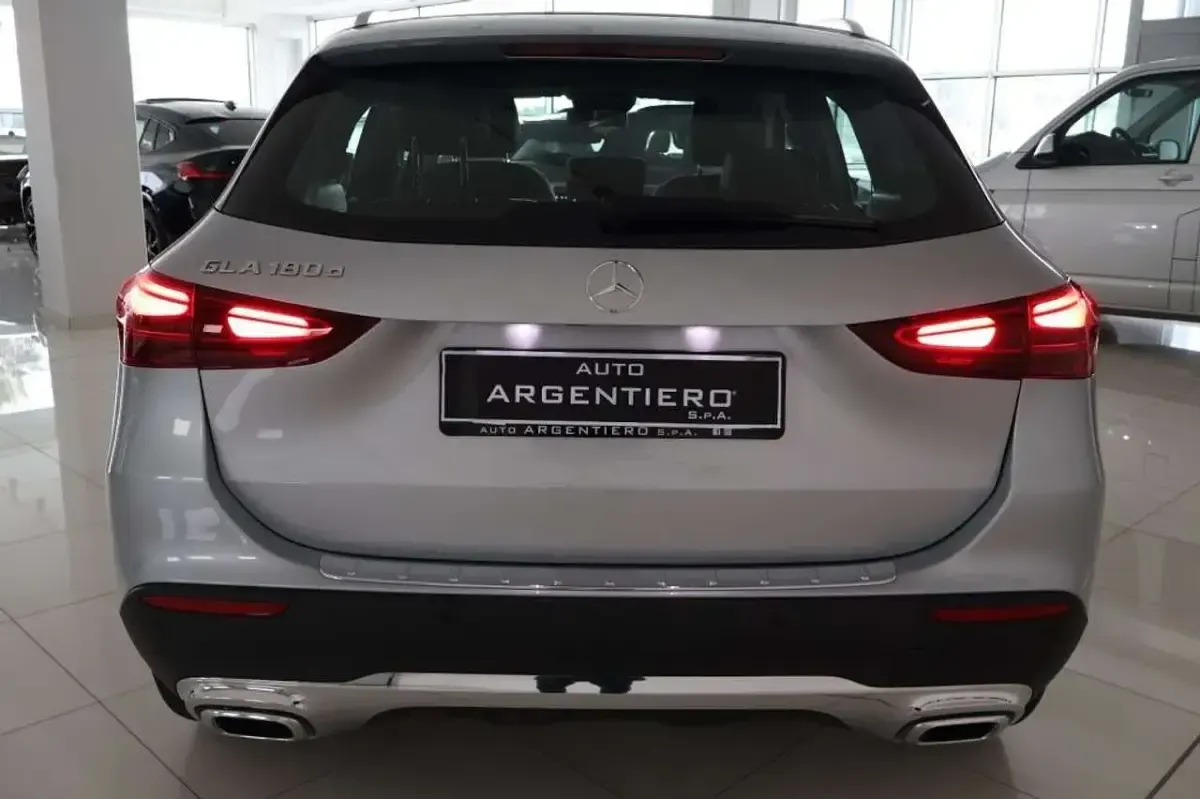 Usata Mercedes GLA180 Advanced Plus 116 CV (85 kW) 2025 Argento high tech SUV