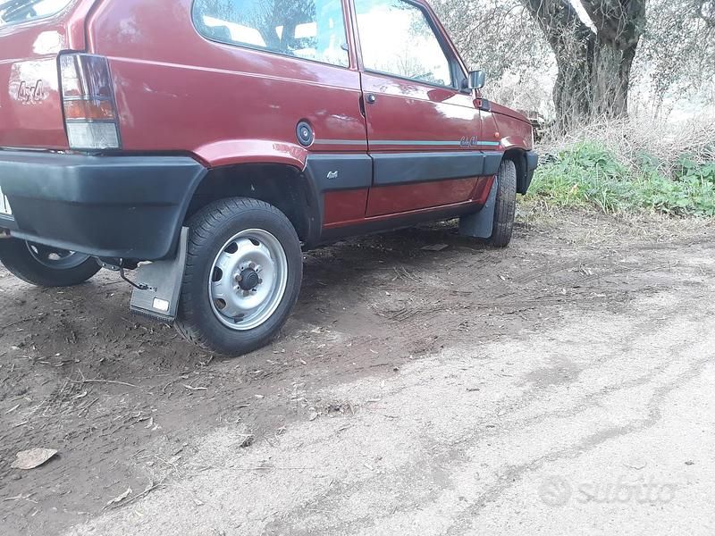 Usata Fiat Panda 4x4 54 CV (39 kW) 1995 Rosso Utilitaria